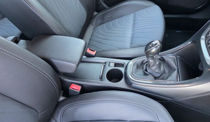 Opel Astra 1.4 Turbo Color Edition full