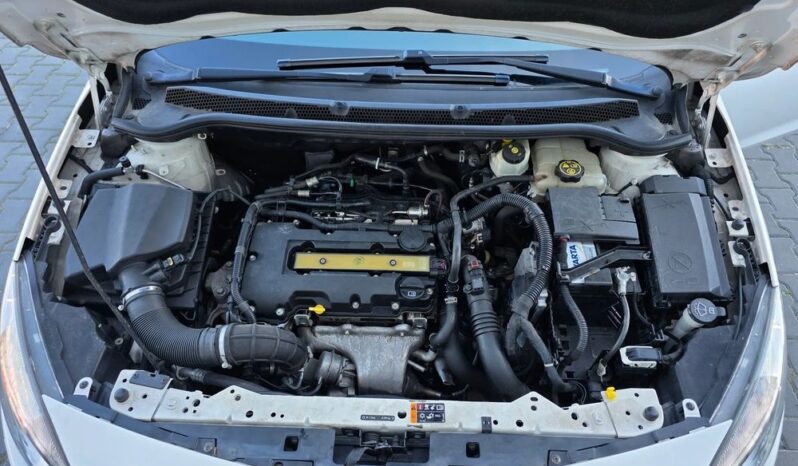 Opel Astra 1.4 Turbo Color Edition full