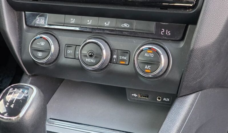 Skoda Octavia 1.6 TDI Ambition full