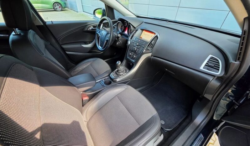 Opel Astra 1.4 Turbo Exklusiv full